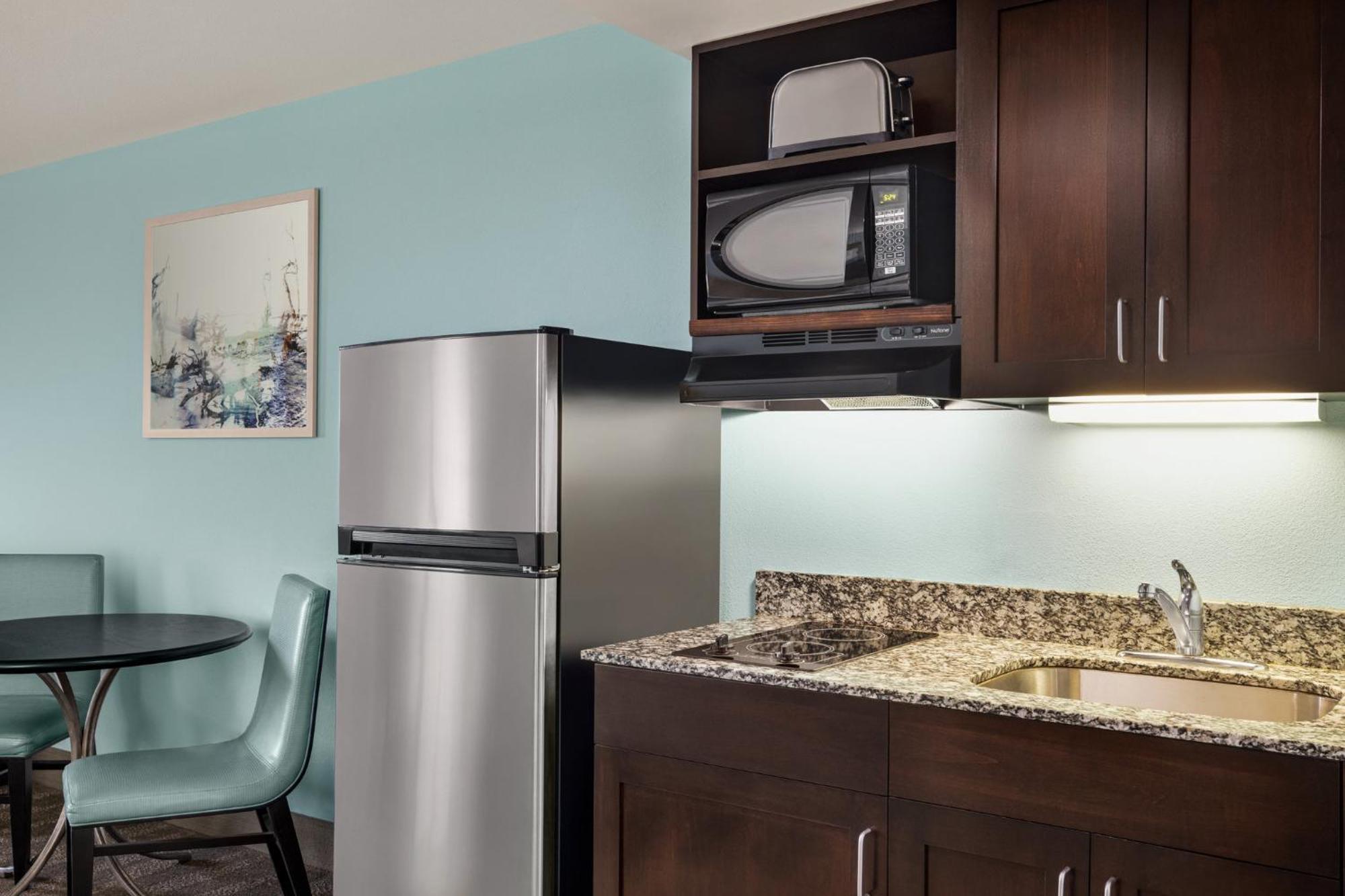 2 Queen Suite Feature Oceanfront,1706350353:JPEG