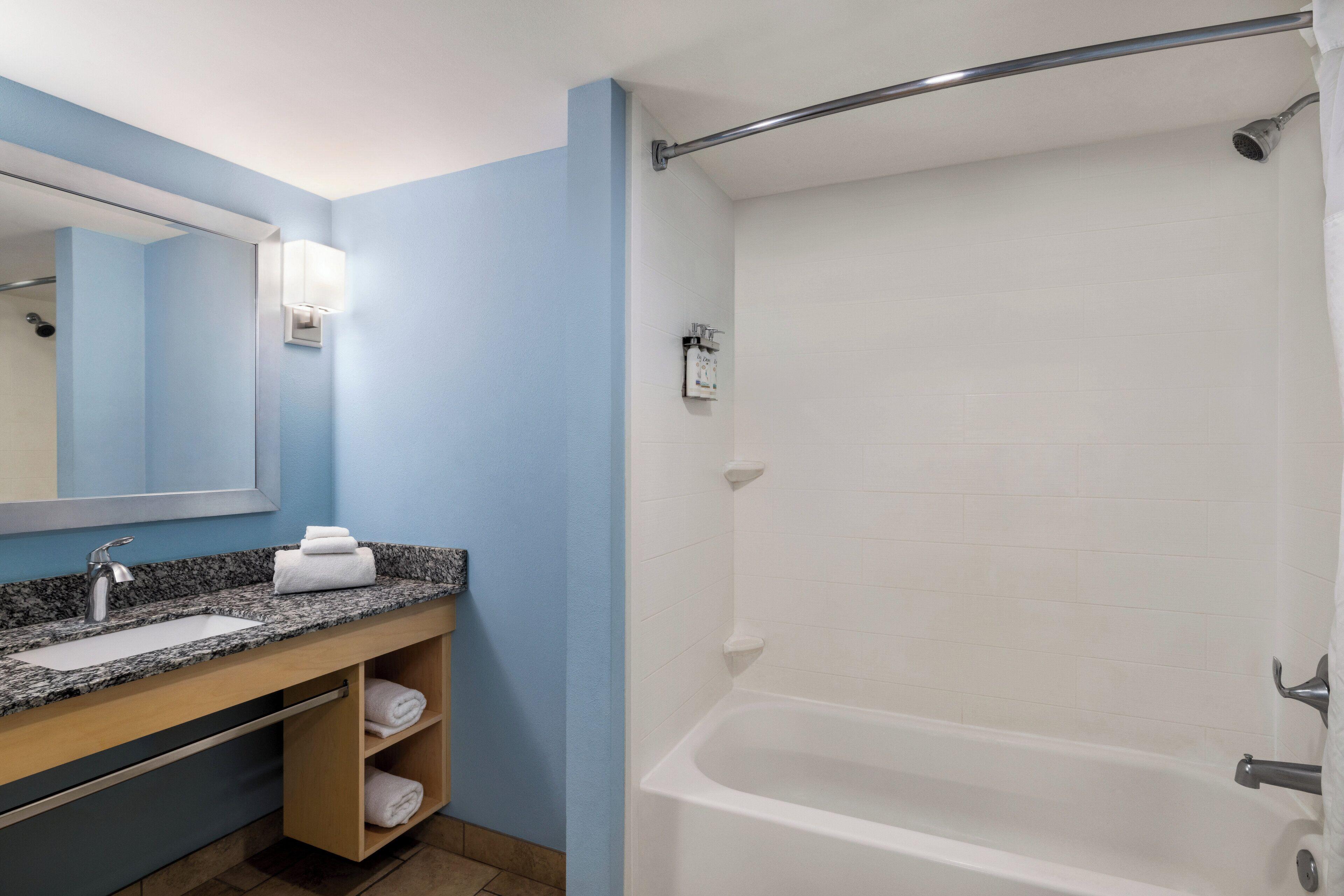 2 Queen Suite Feature Oceanfront
